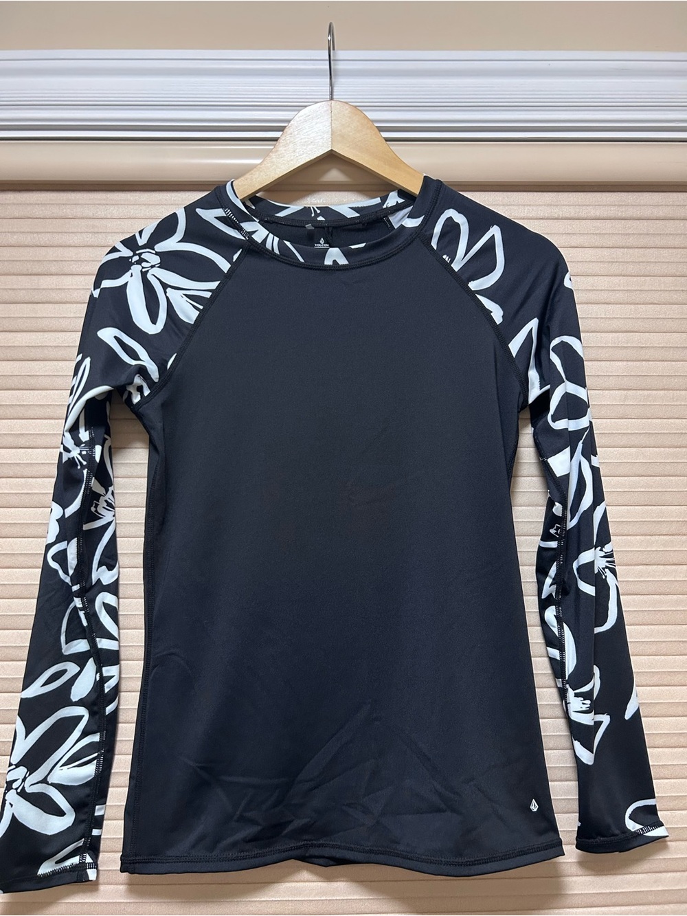 Volcom Long-Sleeve Rash Guard Top with White Floral Sleeves